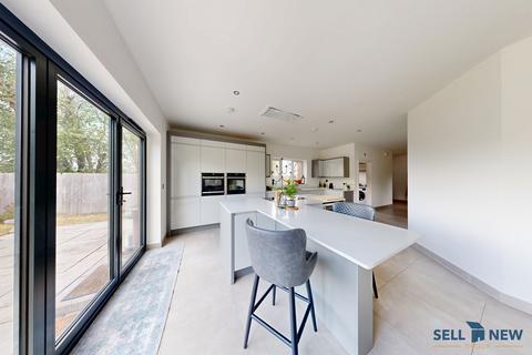 5 bedroom detached house for sale, Swallow Close, Olney MK46