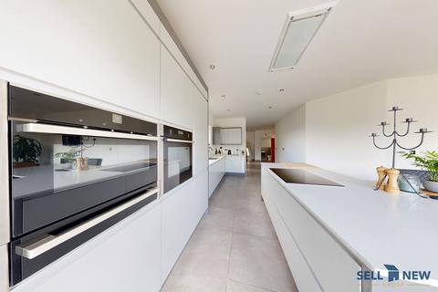 5 bedroom detached house for sale, Swallow Close, Olney MK46