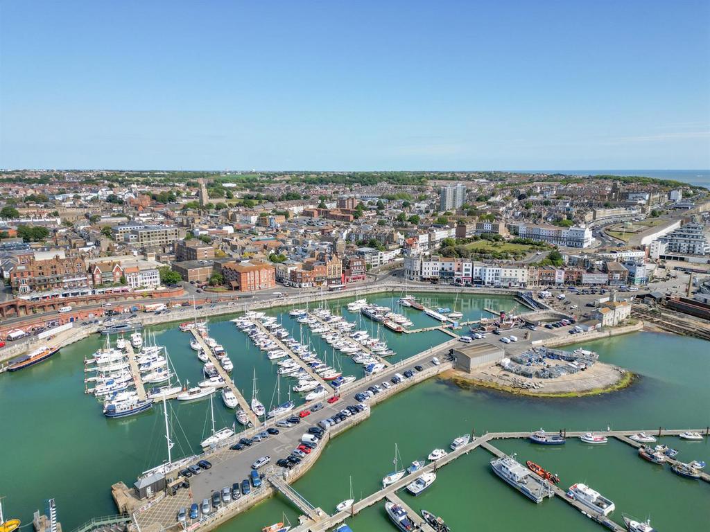 Liverpool Lawn.2.jpg