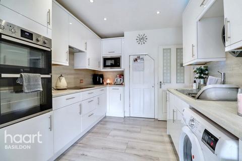 3 bedroom semi-detached house for sale, Buller Road, Basildon