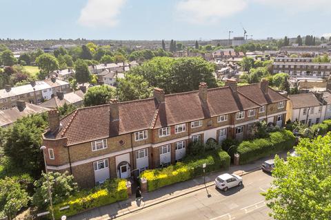 2 bedroom apartment for sale, London SW18