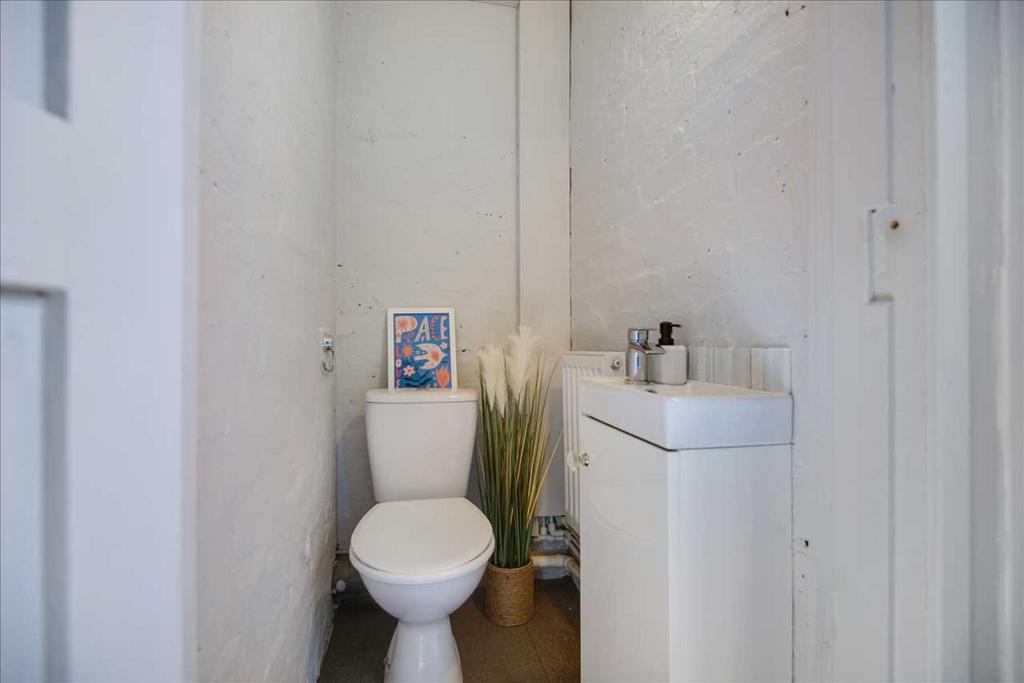 Lower Level WC