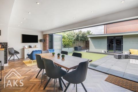 3 Calder Close, Hilton, Derby, DE65 5HR