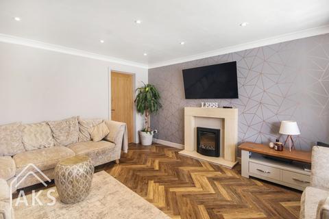 3 Calder Close, Hilton, Derby, DE65 5HR