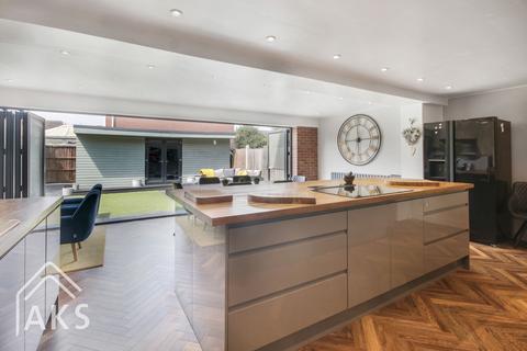 3 Calder Close, Hilton, Derby, DE65 5HR