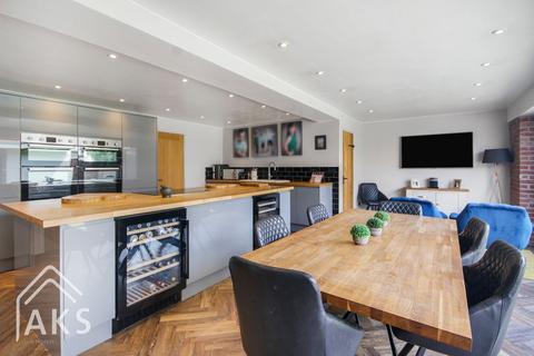3 Calder Close, Hilton, Derby, DE65 5HR