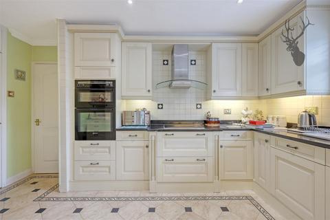 4 bedroom detached house for sale, Hazelwood, Loughton IG10