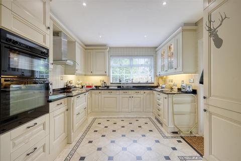 4 bedroom detached house for sale, Hazelwood, Loughton IG10