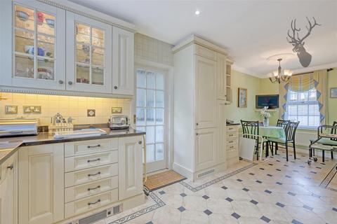 4 bedroom detached house for sale, Hazelwood, Loughton IG10