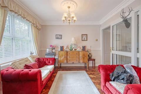 4 bedroom detached house for sale, Hazelwood, Loughton IG10