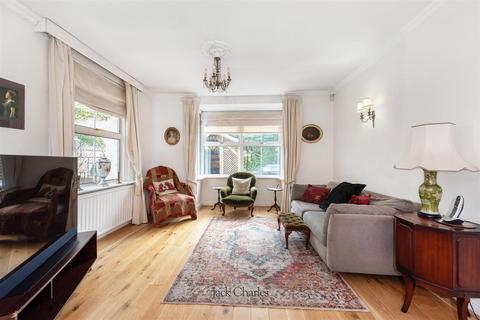 undefined, Cornwallis Avenue, Tonbridge
