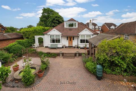 undefined, Cornwallis Avenue, Tonbridge