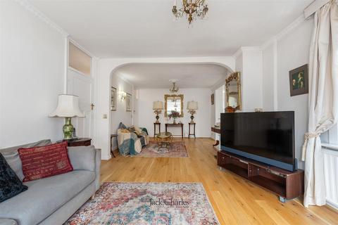 undefined, Cornwallis Avenue, Tonbridge