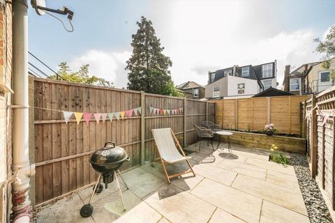 2 bedroom maisonette for sale, Fairlight Road, London SW17