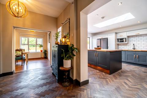 48 Reddicap Hill, Sutton Coldfield, B75 7BQ