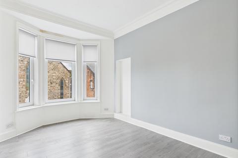 2 bedroom flat to rent, 79 Causeyside Street, Flat 2/2, Paisley, PA1 1YU