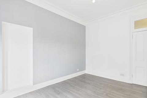 2 bedroom flat to rent, 79 Causeyside Street, Flat 2/2, Paisley, PA1 1YU