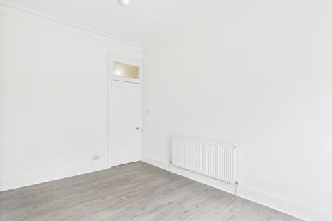 2 bedroom flat to rent, 79 Causeyside Street, Flat 2/2, Paisley, PA1 1YU