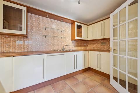 5 Auchingramont Court, 64 Union Street, Hamilton, ML3 6NB