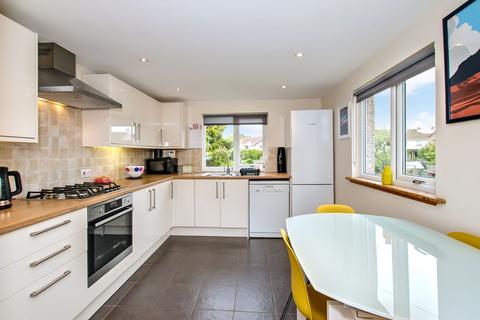 52 March Road, Edinburgh, EH4 3SZ