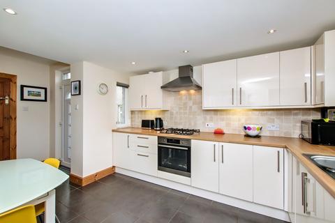 52 March Road, Edinburgh, EH4 3SZ