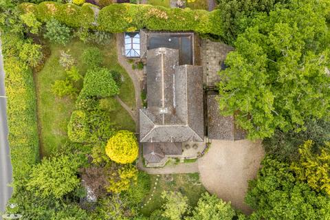 4 bedroom detached house for sale, Dix Hill, Tadley RG26