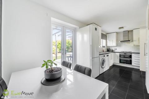 4 bedroom semi-detached house for sale, Portway, Tadley RG26