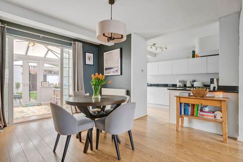4 bedroom terraced house for sale, Burley Close, London SW16