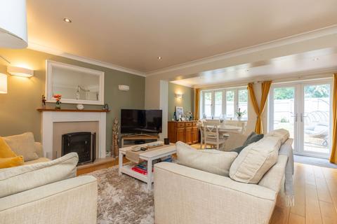 30 Barrington Close, Witney, OX28 5FL