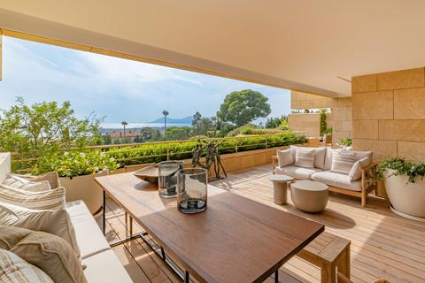 4 bedroom property, La Californie