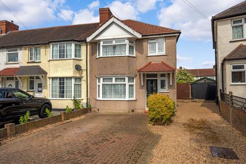 3 bedroom end of terrace house for sale, Kew Crescent, Cheam