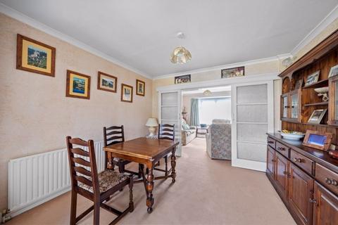 3 bedroom end of terrace house for sale, Kew Crescent, Cheam