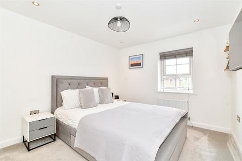 2 bedroom coach house for sale, Blandings Way, Emsworth, Hampshire