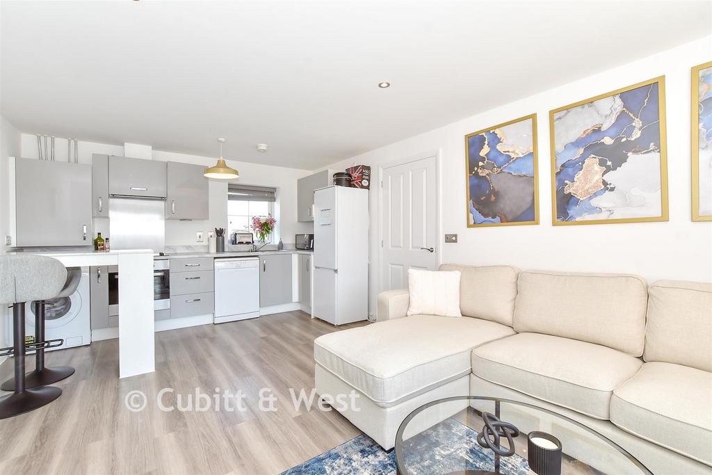 Lounge/Kitchen