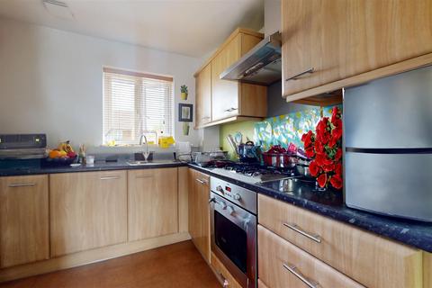 2 bedroom coach house for sale, Lundy Walk, Bletchley, Milton Keynes