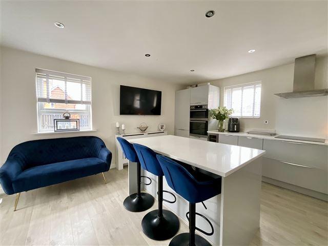 Open plan living/kitchen/dining space