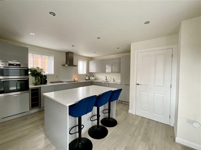 Open plan living/kitchen/dining space