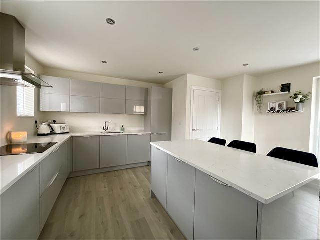 Open plan living/kitchen/dining space