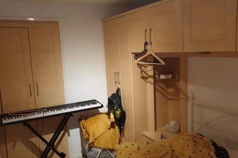 1 Horseshoe Close, London, E14 3EP