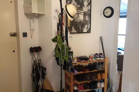 1 Horseshoe Close, London, E14 3EP