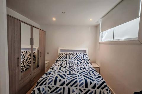 1 bedroom apartment for sale, Seven Court,Clyde Square,London
