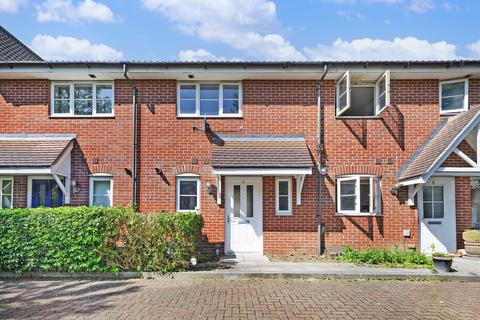 8 Griggs Close, Ilford, IG3 9FL