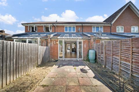 8 Griggs Close, Ilford, IG3 9FL