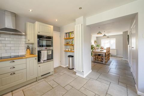 97 Giggetty Lane, Wombourne, Wolverhampton, WV5 0AY