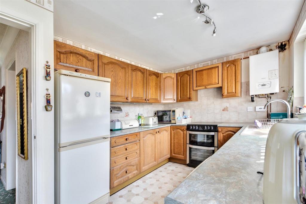 Kitchen 2.jpeg