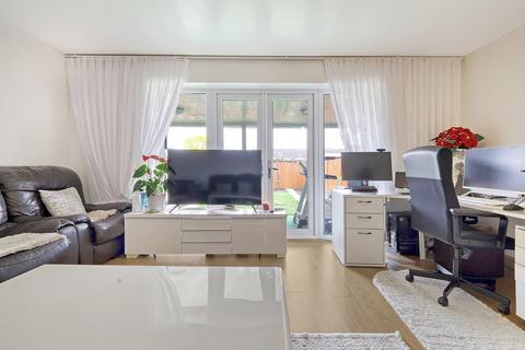 4 bedroom semi-detached house for sale, Lodge Lane, Collier Row, RM5