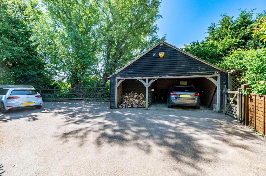 Carport & Driveway