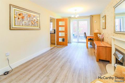 1 bedroom apartment for sale, Elliott Court, High Street North, Dunstable