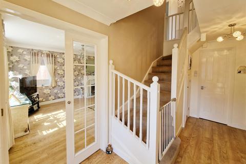 7 Roman Way, Burnham-on-crouch, CM0 8UE