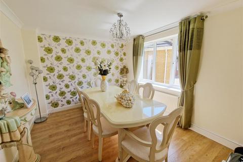 7 Roman Way, Burnham-on-crouch, CM0 8UE